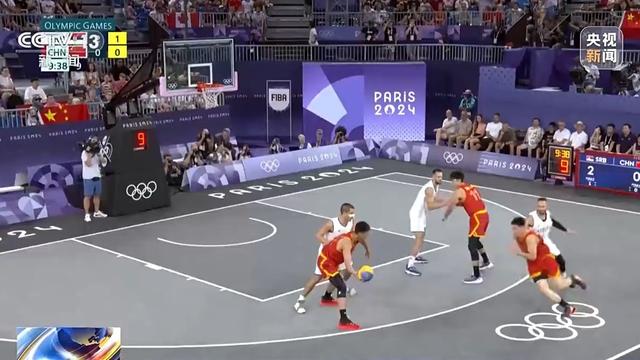 詹姆斯屈居 詹姆斯屈居